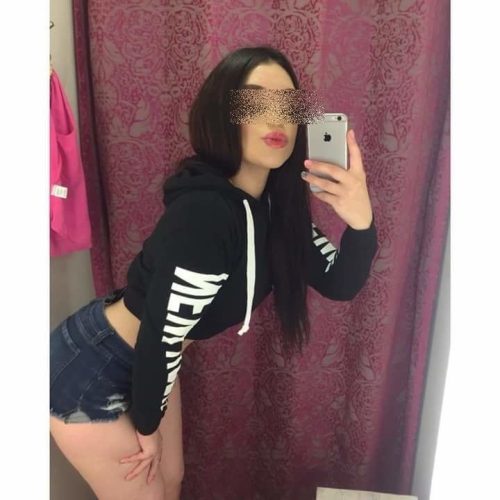 Jeune fille algérienne 18 ans cherche conversation et rencontre cul à Amiens